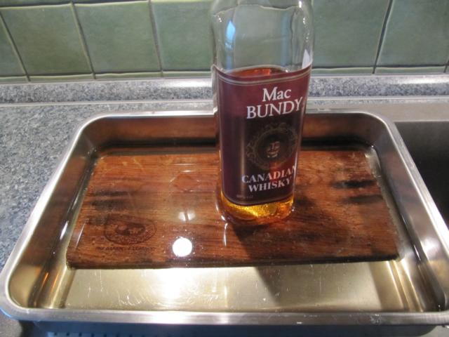 Mit Wasser und einem guten Schuss Whisky zuerst mal die Planke wässern