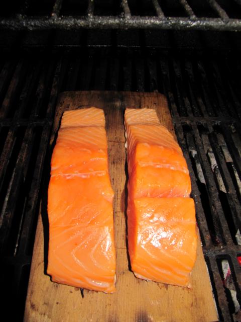 Also ab auf die Planke und dann auf den Grill